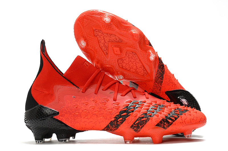 Adidas Predator Freak+ 1 Fußballschuhe. 