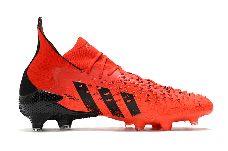 Adidas Predator Freak+ 1 Fußballschuhe. 