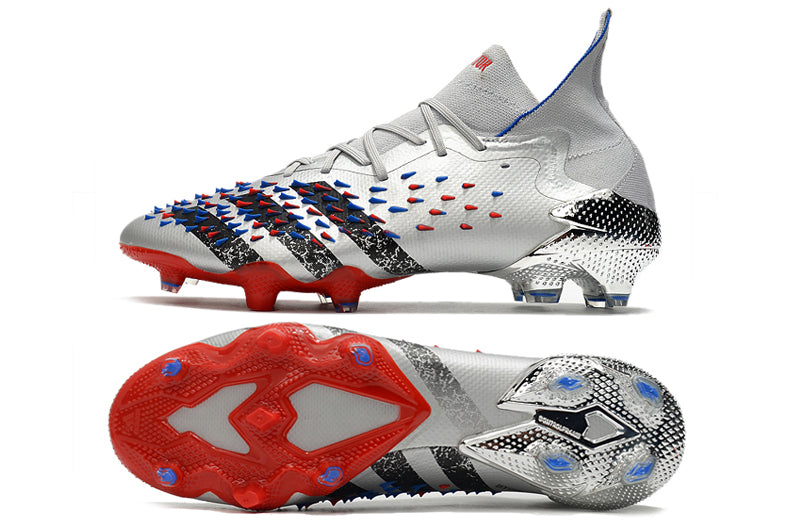 Adidas Predator Freak+ 1 Fußballschuhe. 