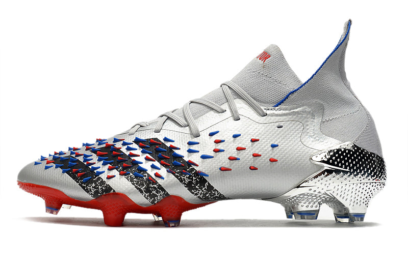 Adidas Predator Freak+ 1 Fußballschuhe. 