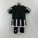 Manchester United 23/24 Children's Kit 