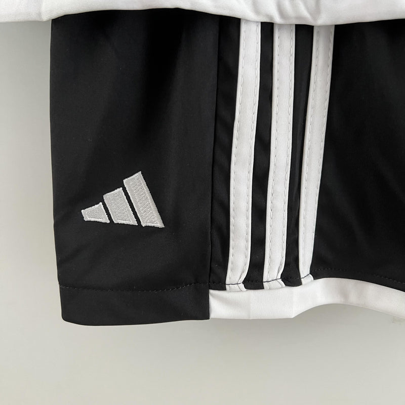 Manchester United 23/24 Children's Kit 