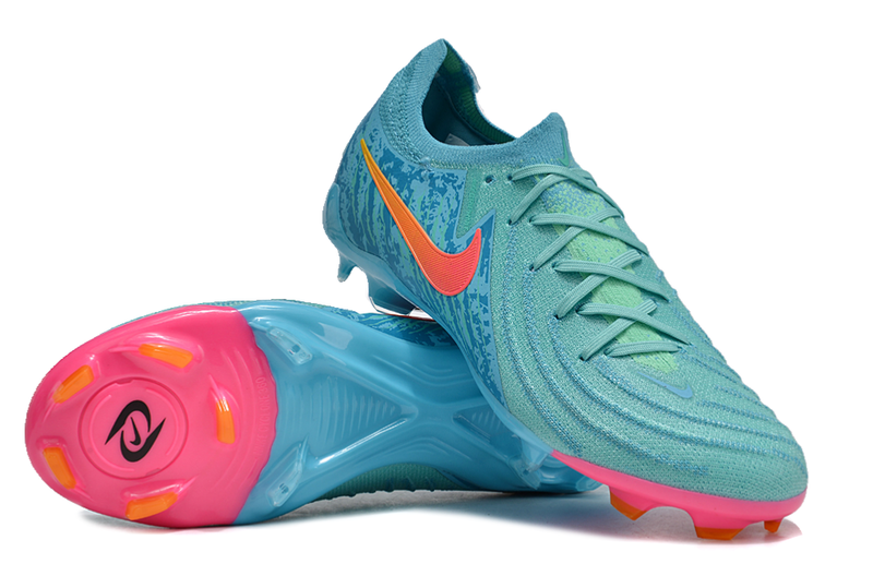 Nike Phantom Luna Elite Low Field Soccer Cleats 