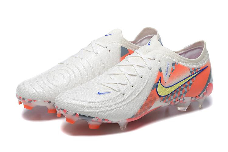 Nike Phantom Luna Elite Low Field Soccer Cleats 