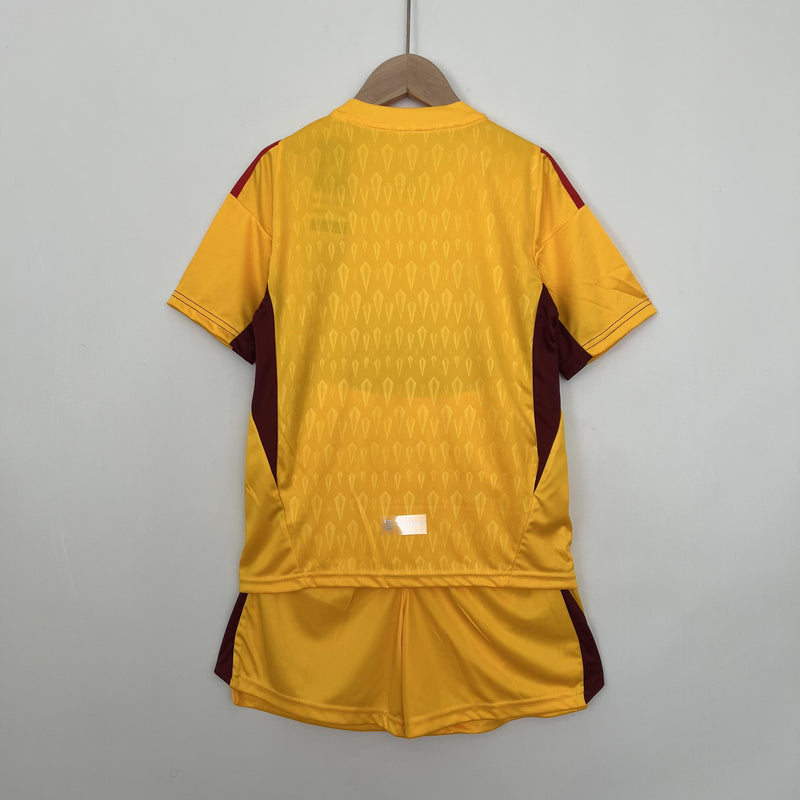 Colo-Colo Goalkeeper Kids Kit 23/24