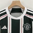 Manchester United 23/24 Children's Kit 