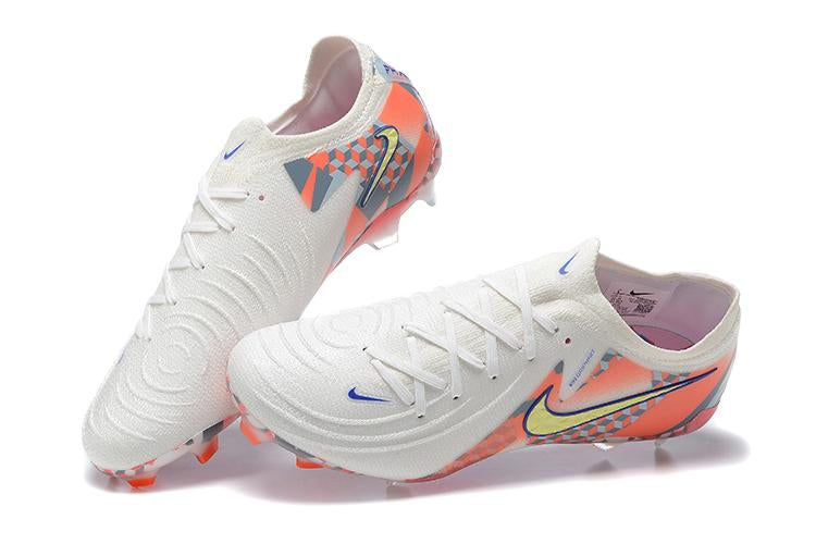 Nike Phantom Luna Elite Low Field Soccer Cleats 