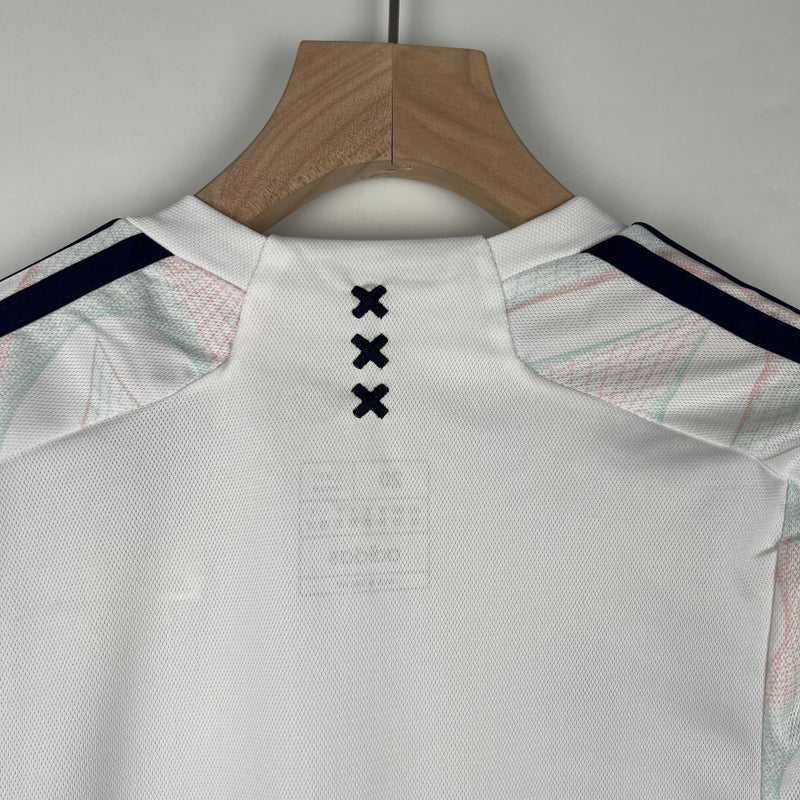 Ajax Kids Kit 23/24 