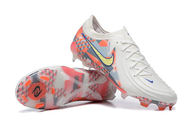 Nike Phantom Luna Elite Low Field Soccer Cleats 